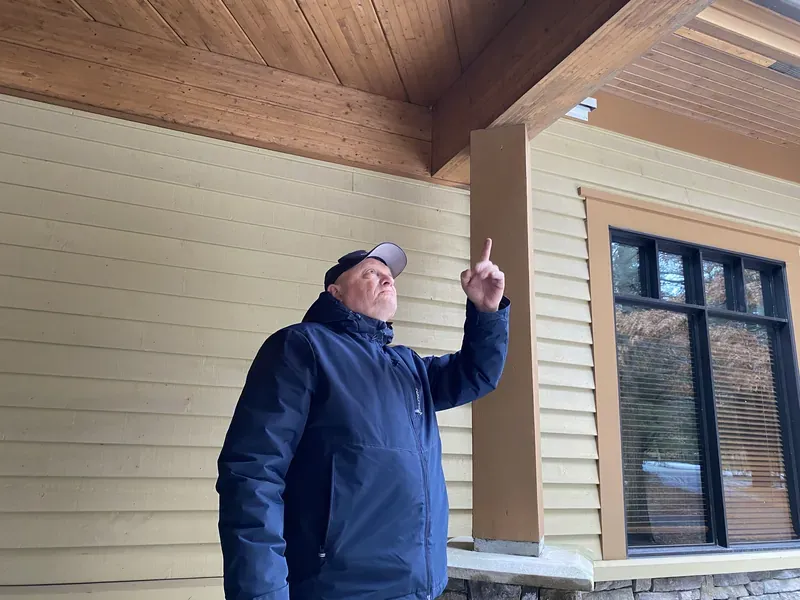 Confirmation de la solidité structurale au parc du Domaine Vert par un inspecteur en bâtiment Inc.