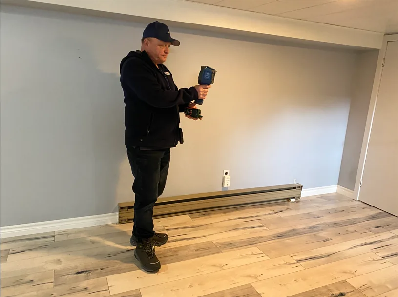 Inspection par caméra thermique pour déceler des infiltrations d'eau cachées derrière les murs de sous-sol à Terrebonne.