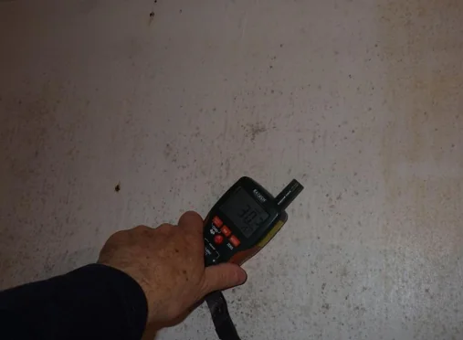 Vignette du secteur Chambéry à Blainville : mesure du taux d'humidité dans un mur de gypse