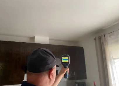 Vignette de l'analyse humidité et moisissure à Blainville : image de caméra thermique révélant une anomalie dans un mur
